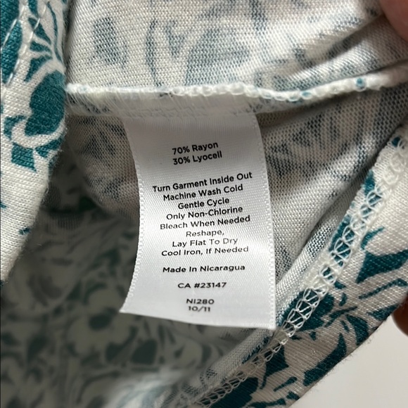 Talbots Green and White Sleeveless Ruched Blouse with Plunge V-Neck - Picture 5 of 7